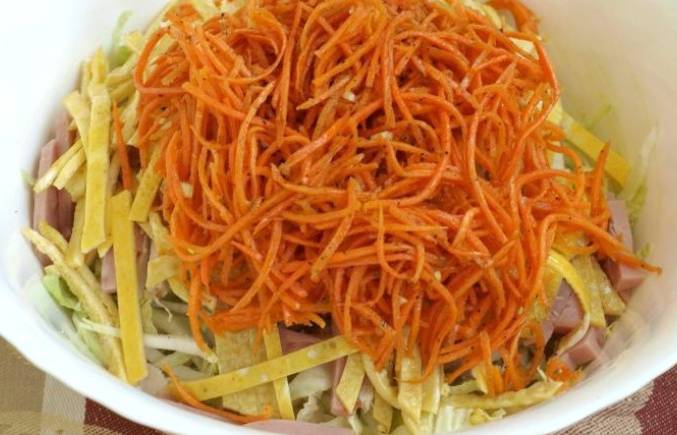 Салат «Анастасия» с пекинской капустой