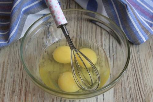 Салат «Анастасия» с корейской морковкой и яичными блинчиками Салат «Анастасия» с корейской морковкой и яичными блинчиками