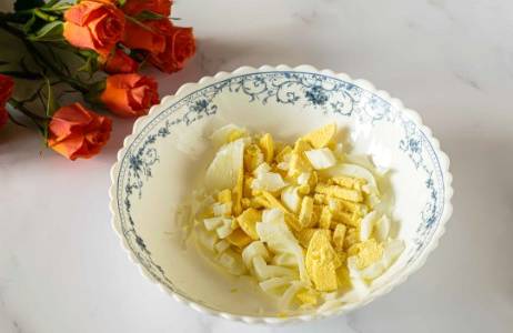 Салат «Аленка» с крабовыми палочками и шампиньонами