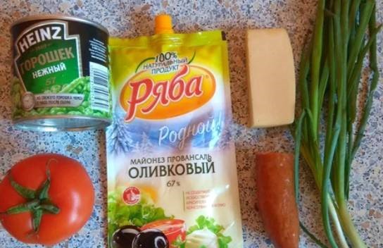Салат «Арлекино» с колбасой и сыром