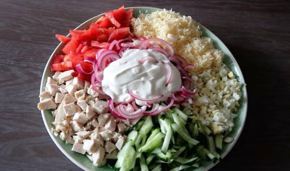 Салат «Бахор» с курицей