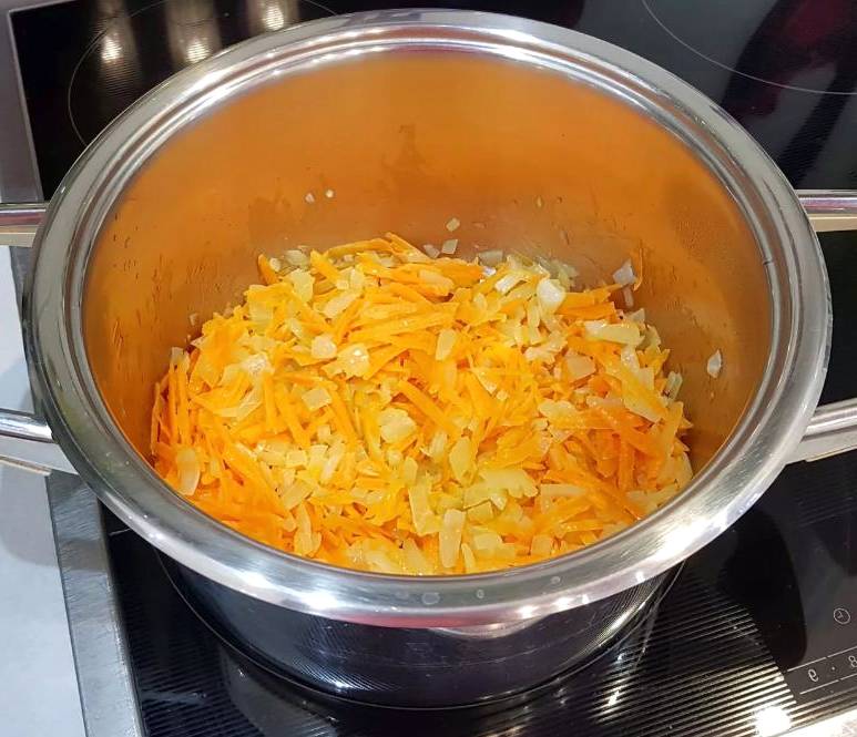 Крем-суп из тыквы с курицей и сливками