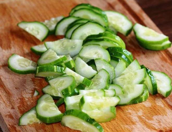 Овощной салат с льняным маслом Овощной салат с льняным маслом
