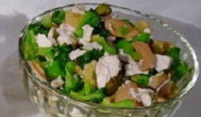 Салат «Бруклин» с курицей и брокколи