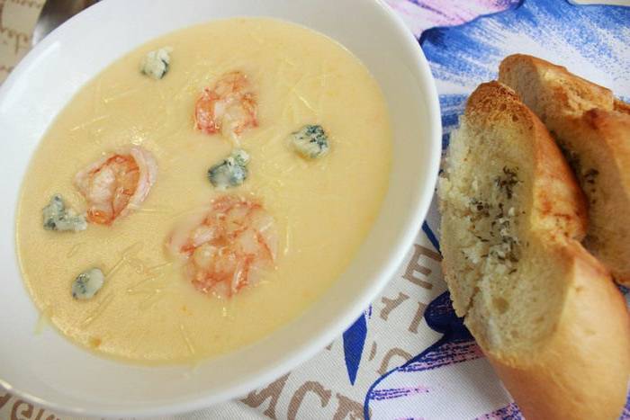 Суп с креветками и сыром
