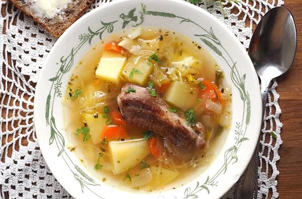 Суп с квашеной капустой и мясом