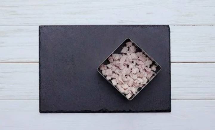 Салат «Бунито» с корейской морковкой и курицей Салат «Бунито» с корейской морковкой и курицей