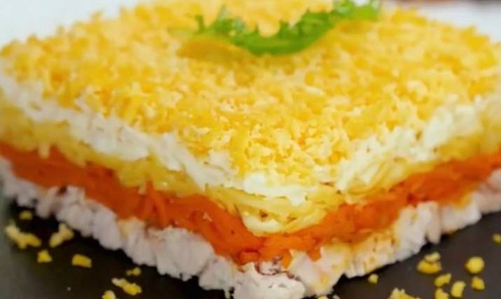 Салат «Бунито» с корейской морковкой и курицей Салат «Бунито» с корейской морковкой и курицей