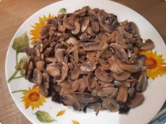 Салат «Белая береза» с курицей и грибами