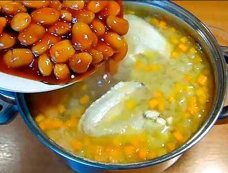 Суп с консервированной красной фасолью и мясом