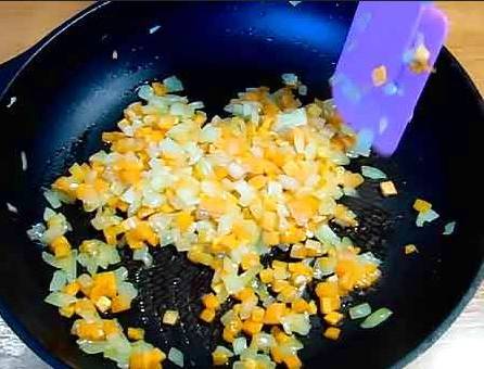 Суп с консервированной красной фасолью и мясом