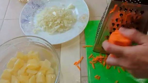 Суп из сушеных грибов с картошкой и мясом