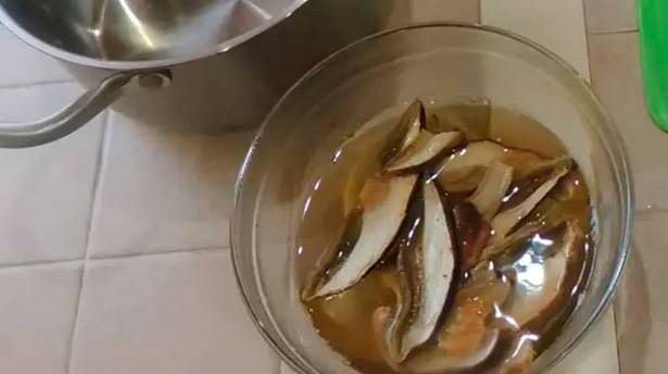 Суп из сушеных грибов с картошкой и мясом