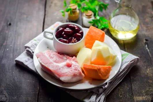 Суп с красной фасолью и мясом