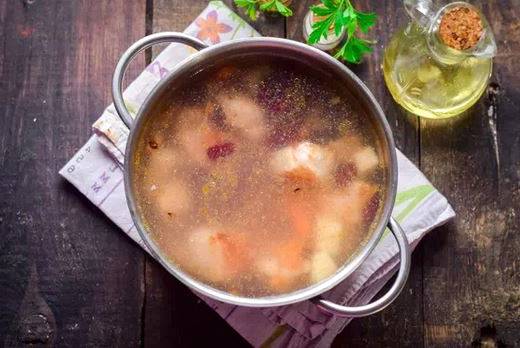 Суп с красной фасолью и мясом
