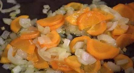Грибной суп из шампиньонов с перловкой и картошкой