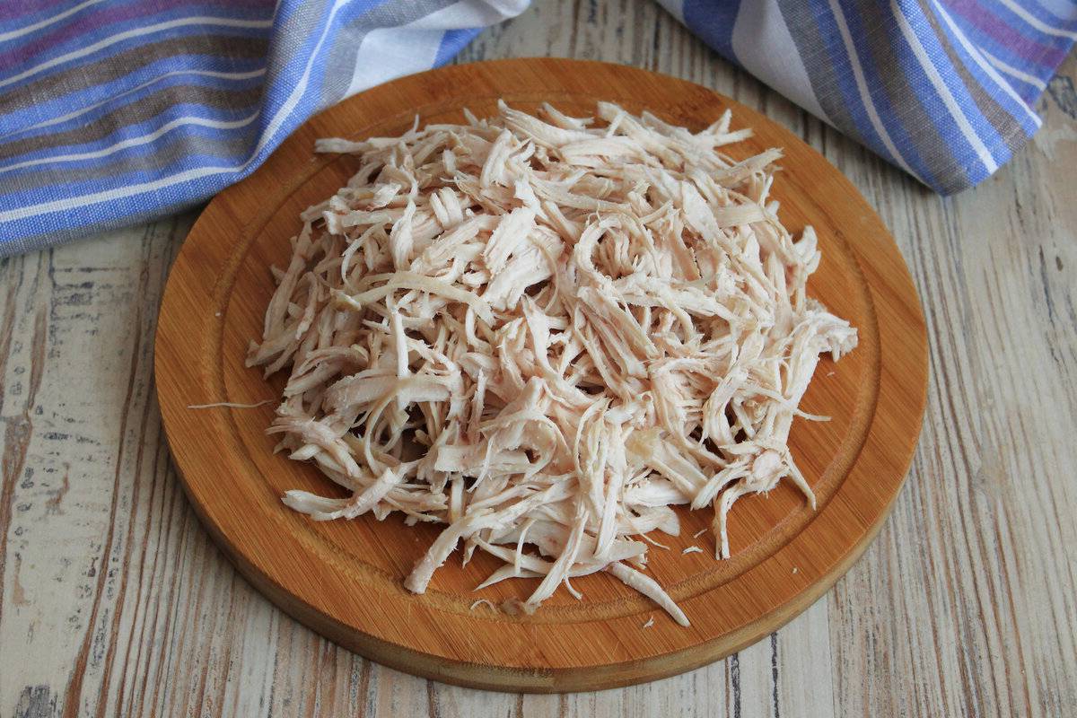 Салат «Бонито» с курицей и корейской морковью