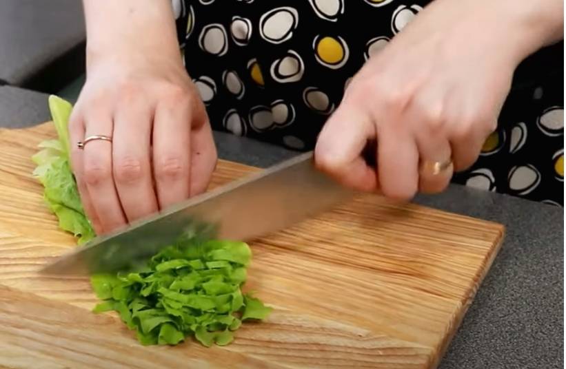 Салат «Брио» с копчёной курицей Салат «Брио» с копчёной курицей
