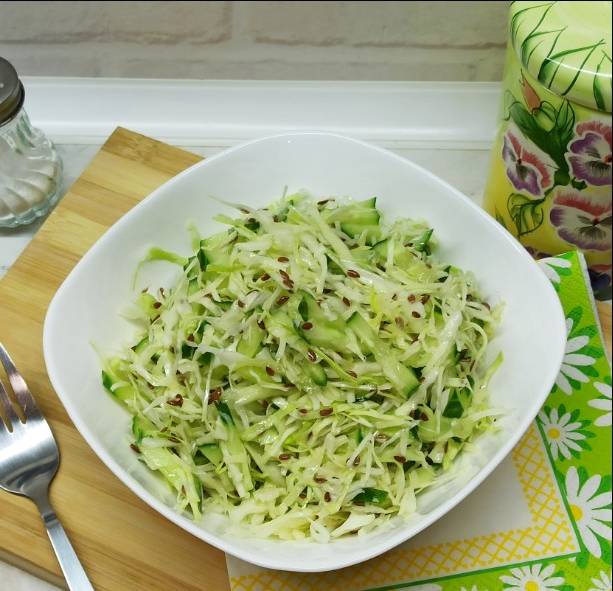 ПП салат с капустой и огурцами