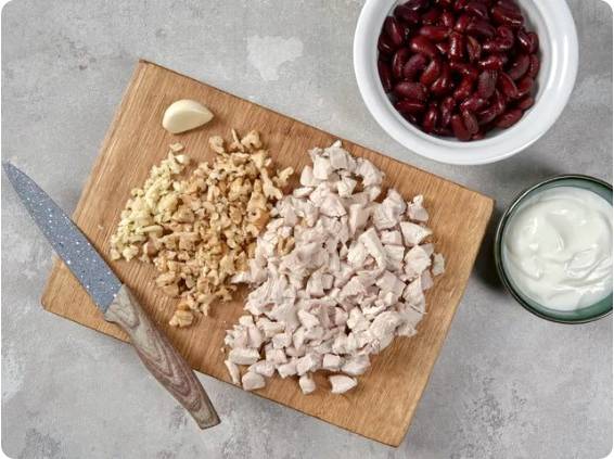 ПП салат с красной консервированной фасолью