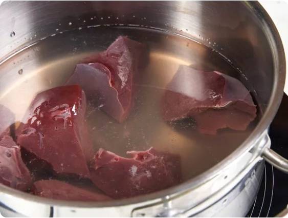 Печеночный салат с морковью