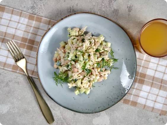 ПП салат с куриной грудкой