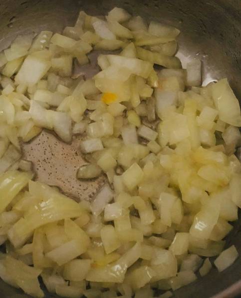 Тыквенный крем-суп с беконом и сливками