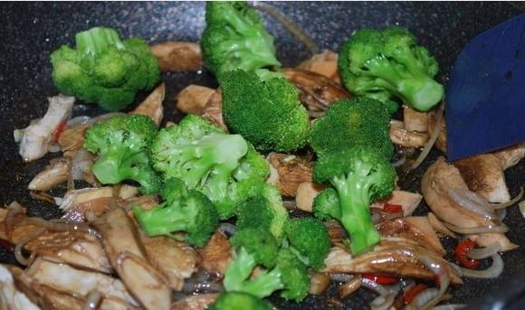 ПП салат с куриной грудкой на ужин