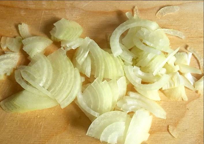Пикантный салат с курицей