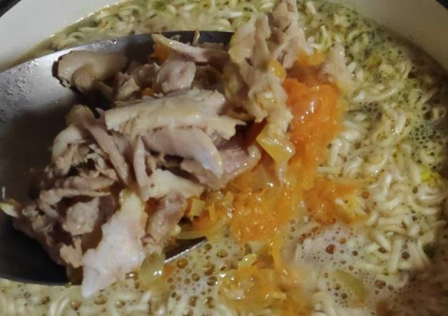 Суп с Роллтоном и картошкой
