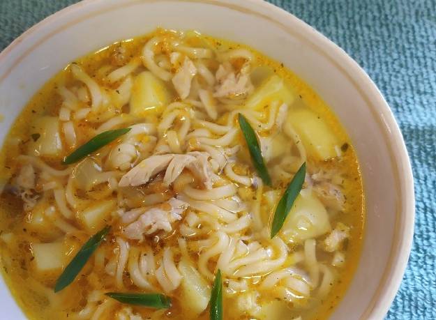 Суп с Роллтоном и картошкой