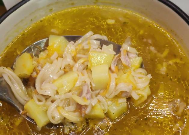 Суп с Роллтоном и картошкой