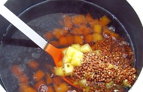 Суп с гречкой и грибами