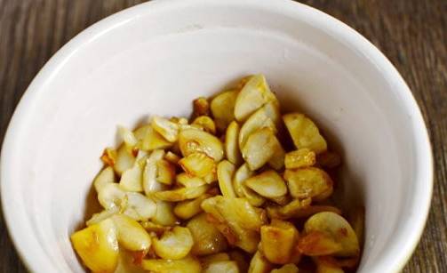 Салат «Буржуйский» с ананасами и курицей