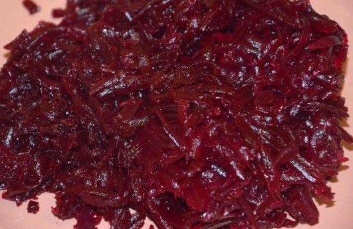 Салат из вареной свеклы с солеными огурцами