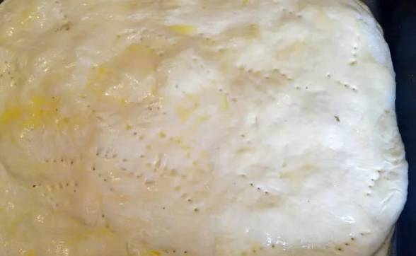 Пирог с мойвой и картошкой