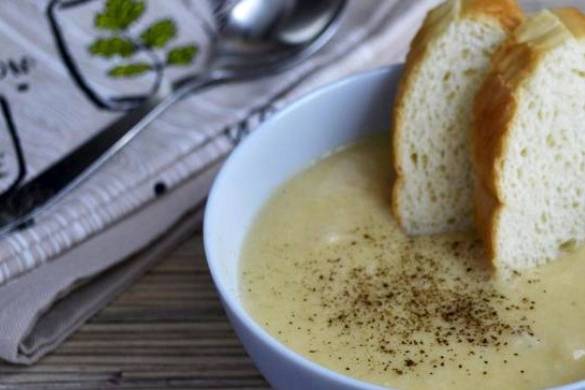 Суп-пюре с плавленым сыром и курицей