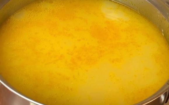 Суп с зеленым горошком и плавленым сыром