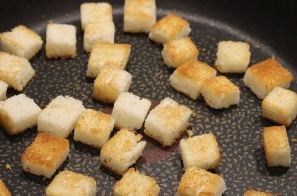 Суп с брокколи, сыром и сливками
