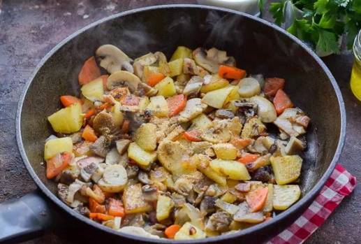 Суп-пюре с грибами, картофелем и сливками