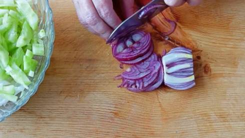 Салат из дайкона с огурцом