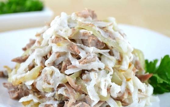 Салат из дайкона с мясом