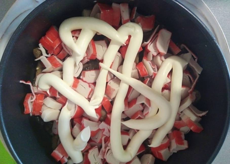 Салат «Глория» с крабовыми палочками