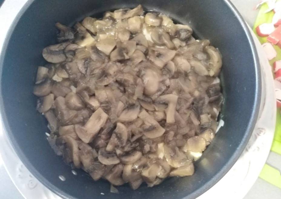 Салат «Глория» с крабовыми палочками