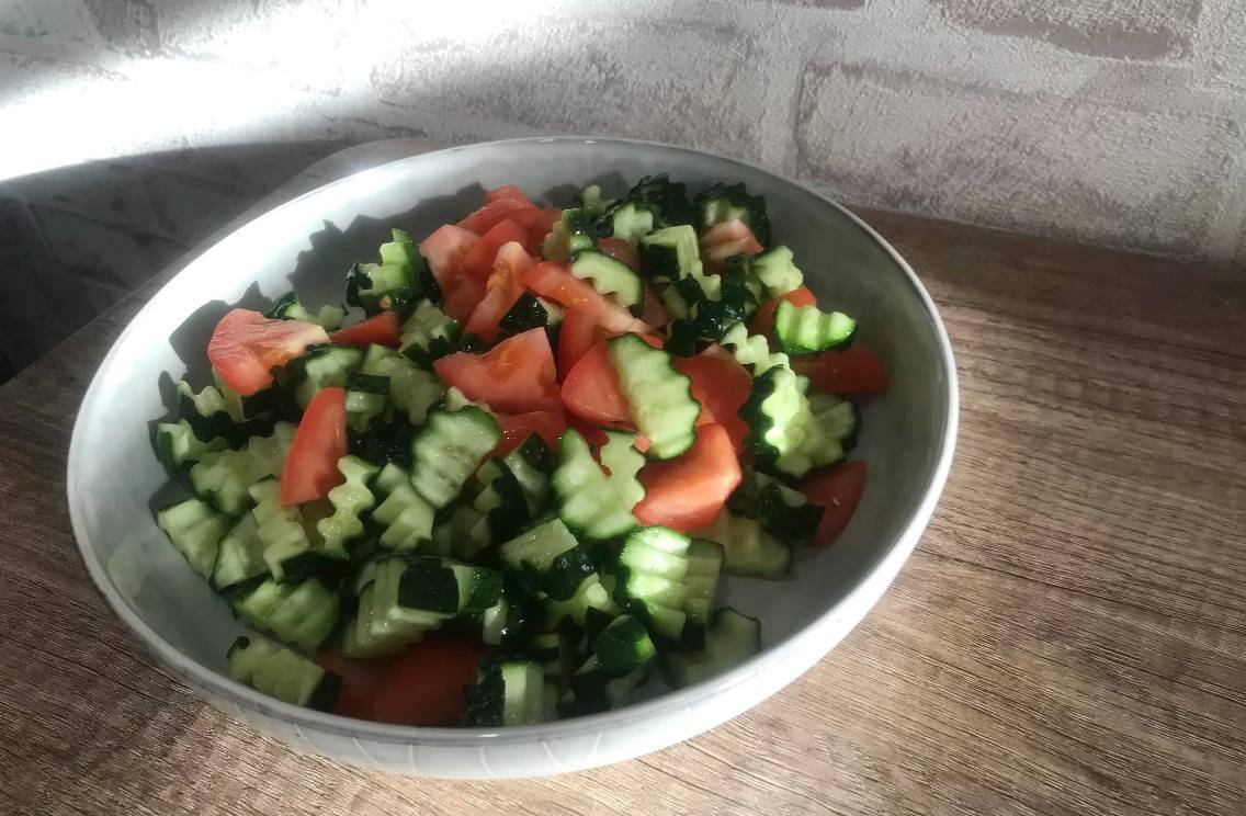 Овощной салат с оливковым маслом