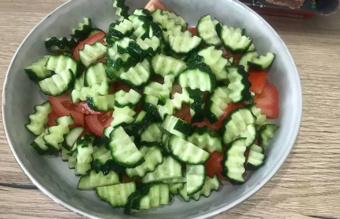 Овощной салат с оливковым маслом