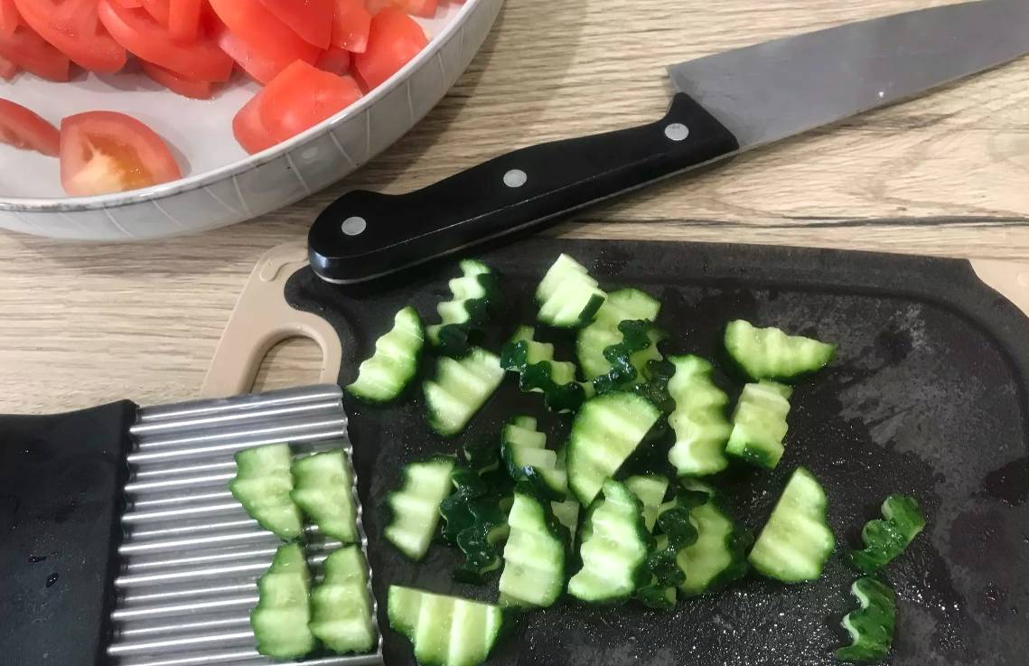 Овощной салат с оливковым маслом