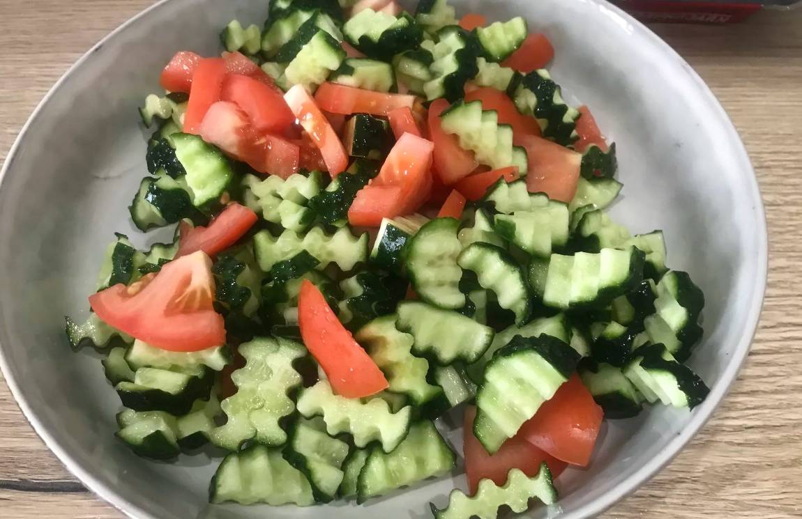 Овощной салат с оливковым маслом