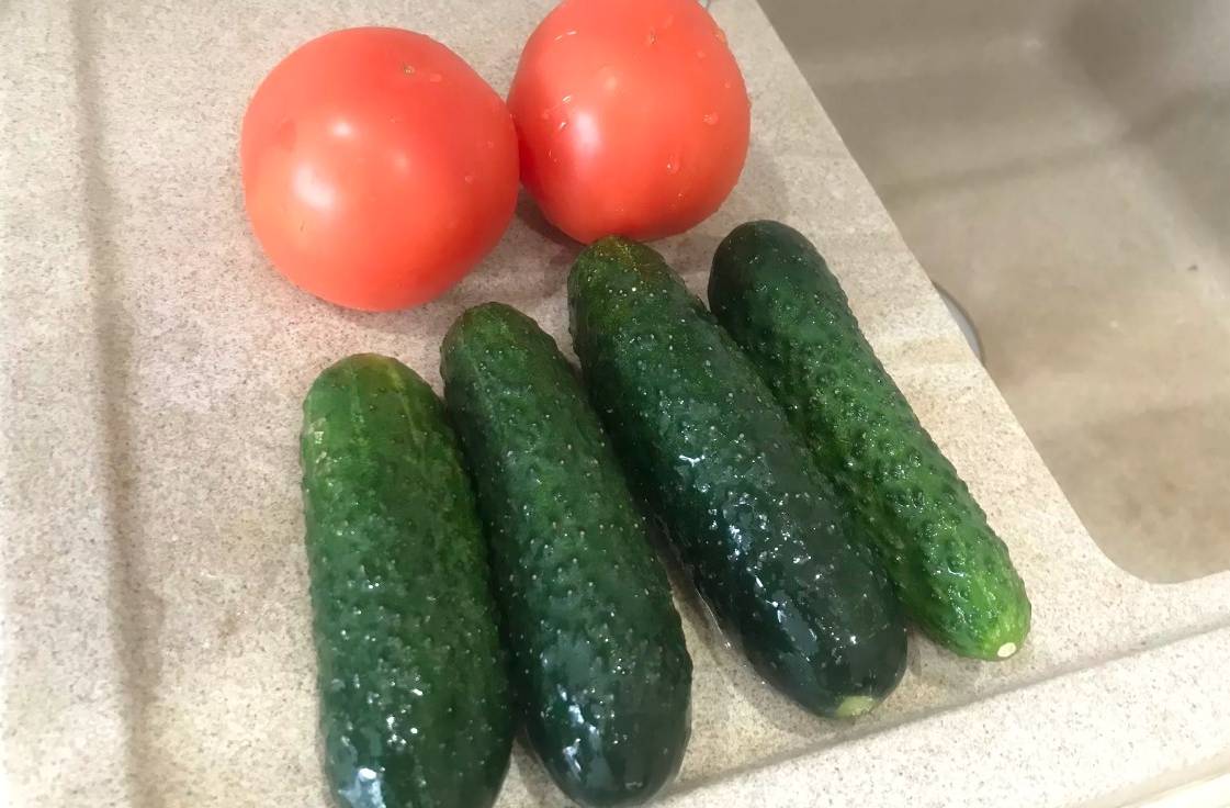 Овощной салат с оливковым маслом