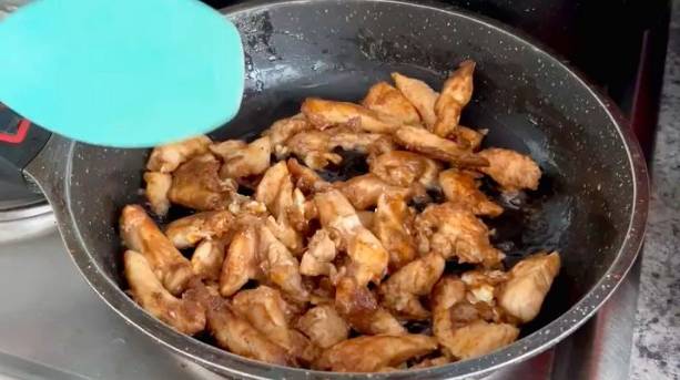 Овощной салат с курицей